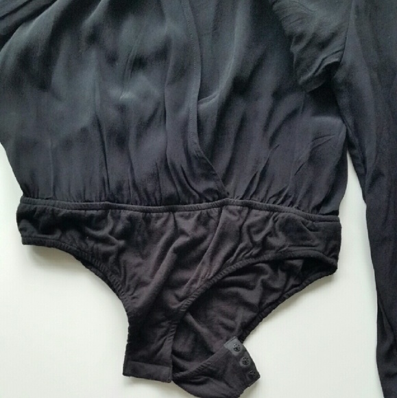 Lovers + Friends Long Sleeve V Neck Bodysuit - Picture 5 of 5